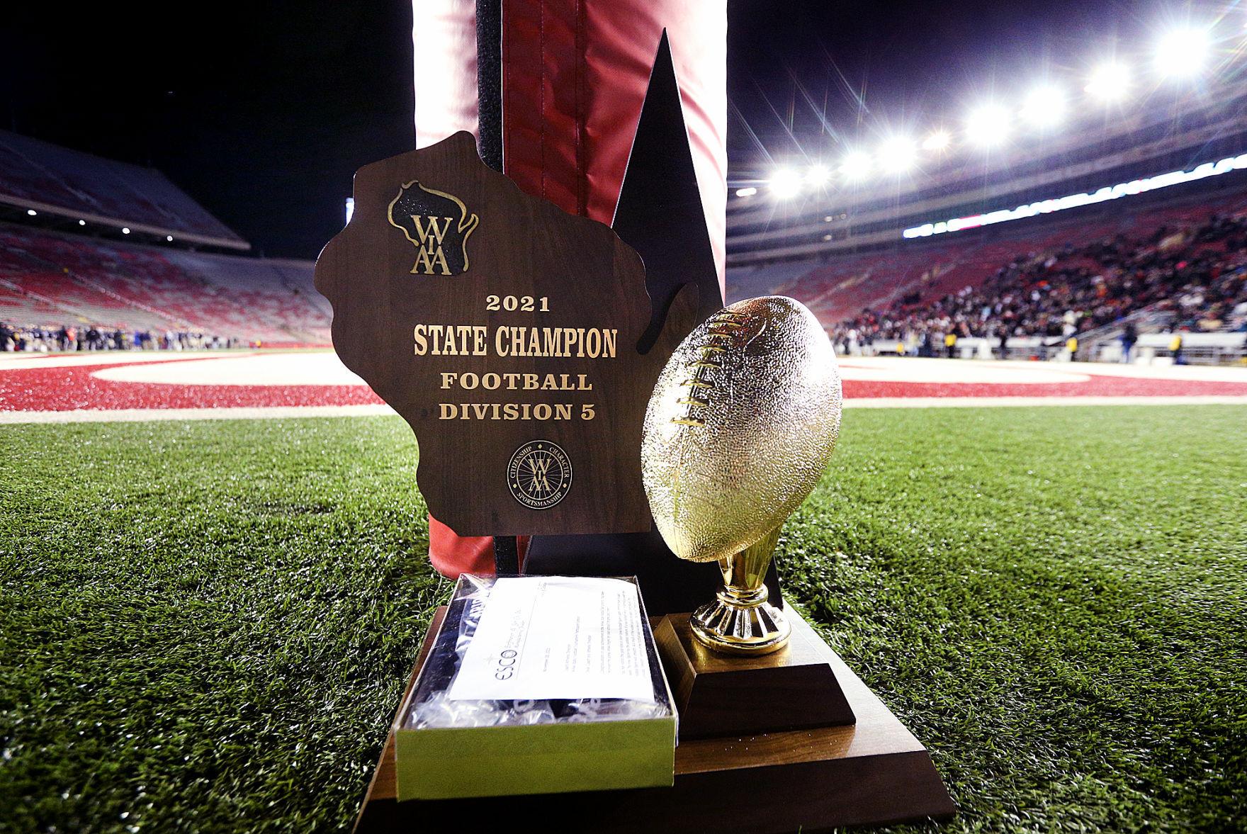 November 18: Mayville vs Aquinas